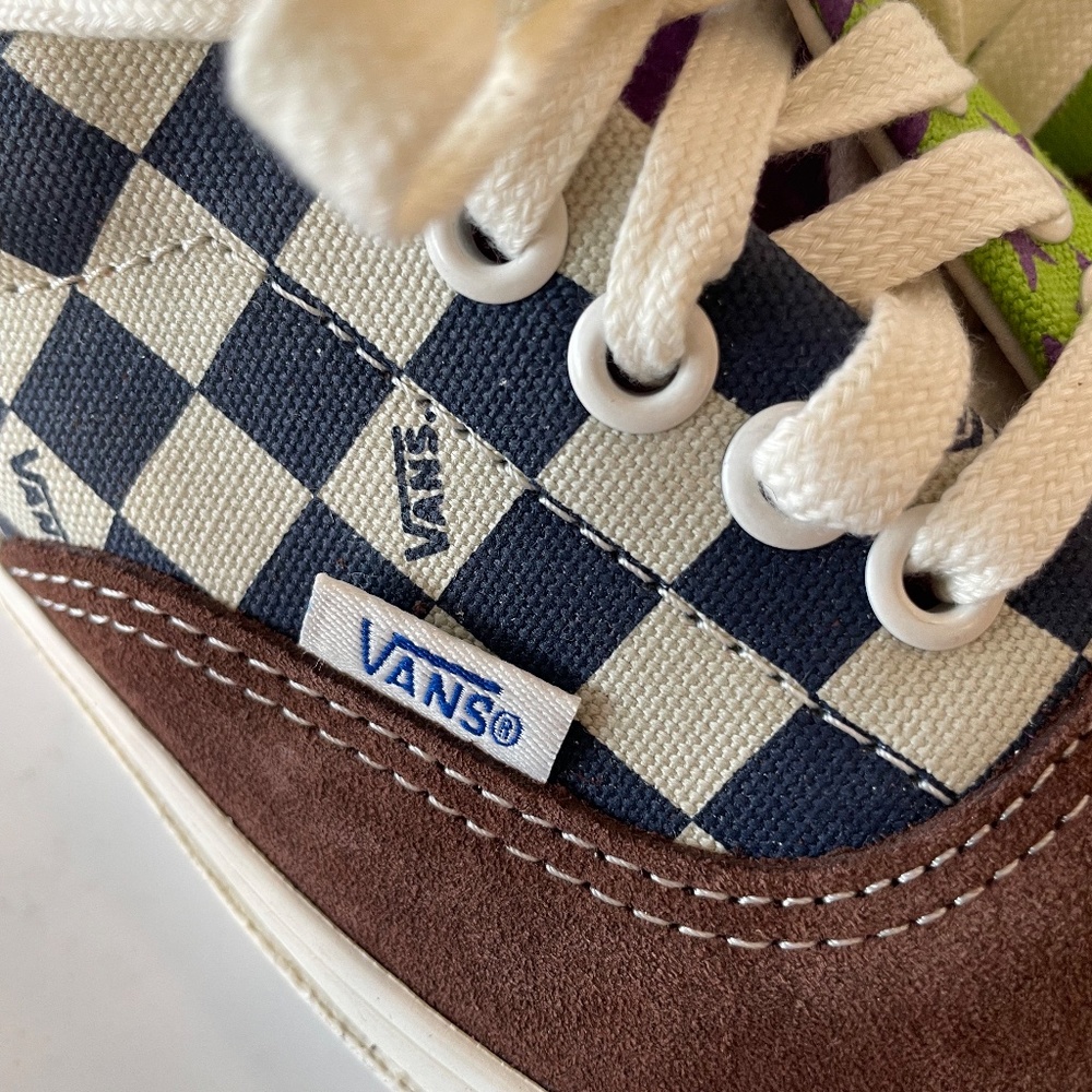 Old Skool Van's multicolor/design Size Men's 10.5 / Women's 12 - Picture 3 of 9